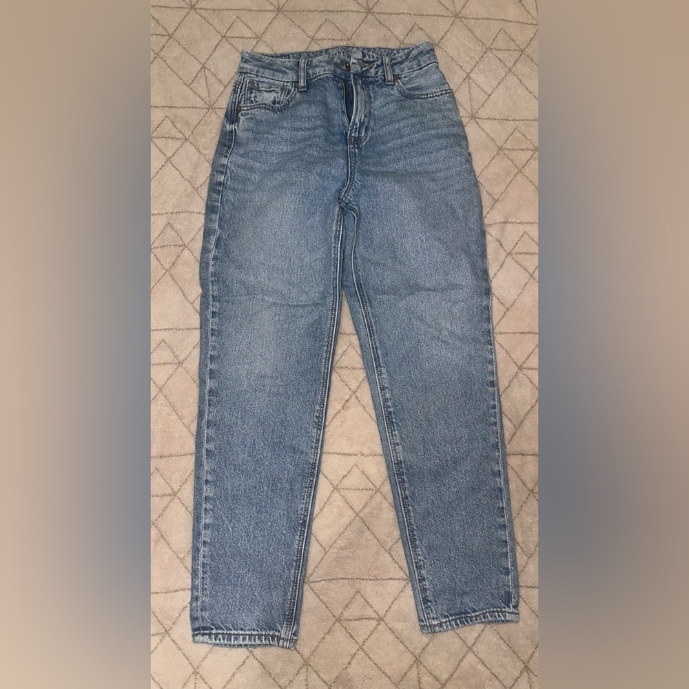 American Eagle Outfitters curvy mom jeans size 0 short